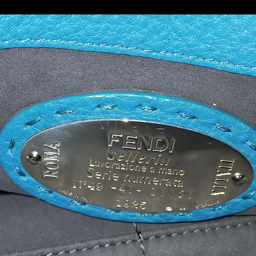 FENDI Selleria Anna Bucket Leather Bag - Picture 3 of 7